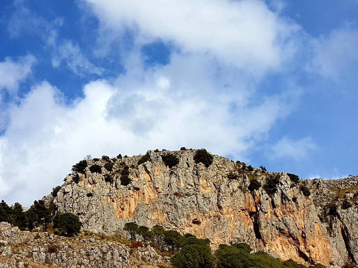 Spacious House With Mountain Views In Frascineto Parking Includedヴィラ エクステリア 写真